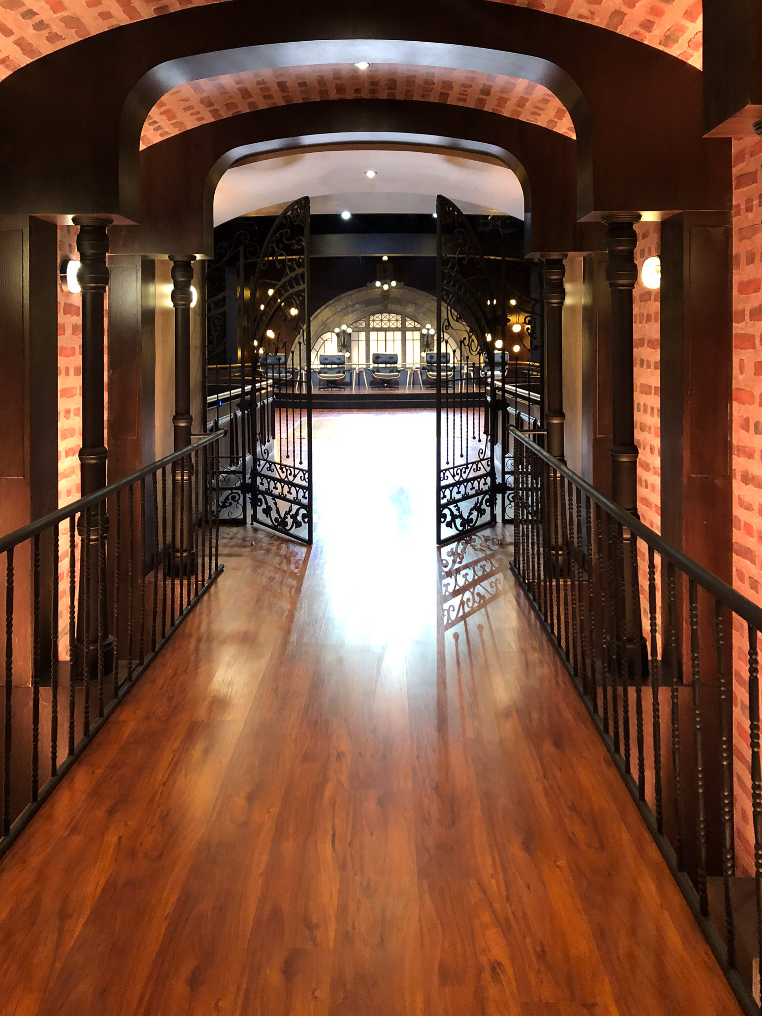 Entrance corridor — barrel vault