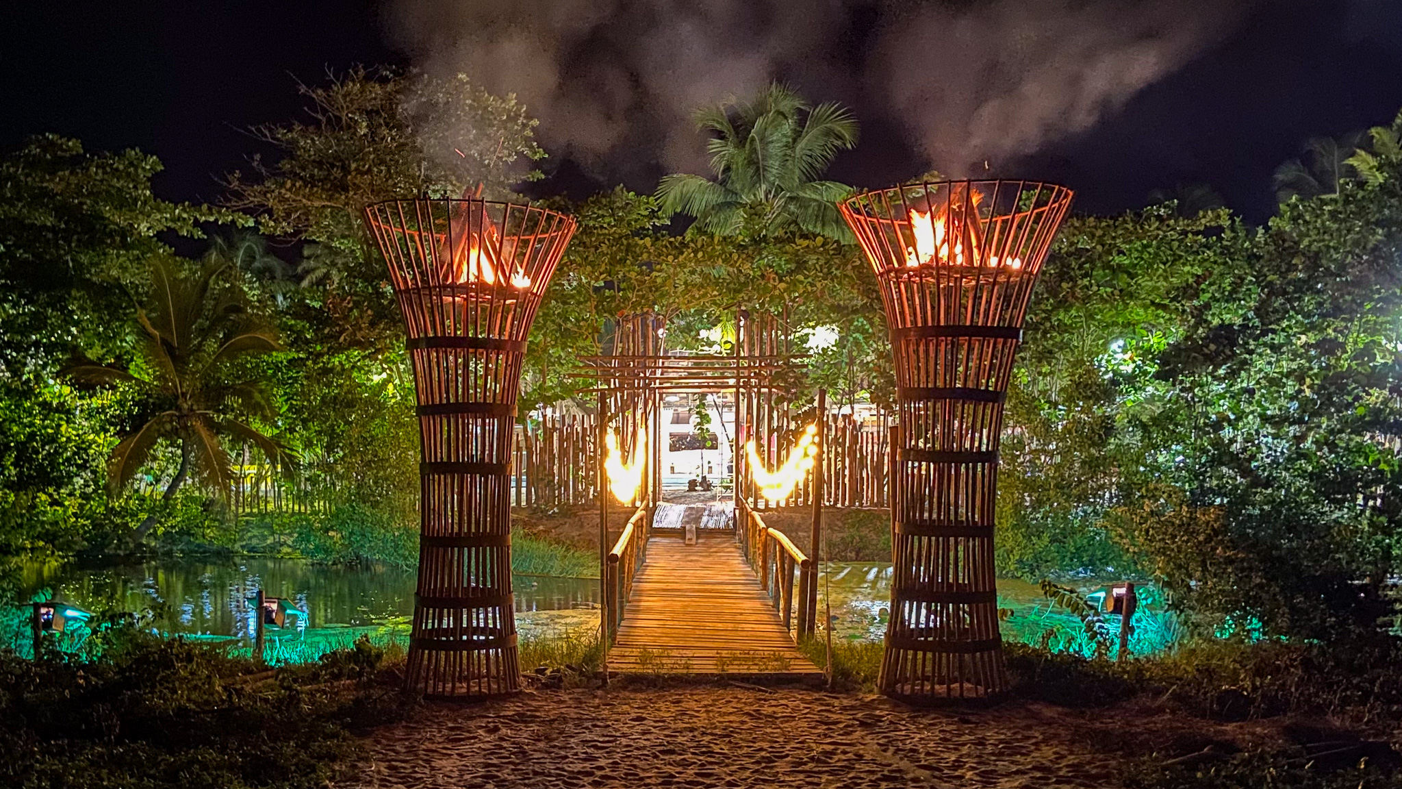 Resistiré tribal council
